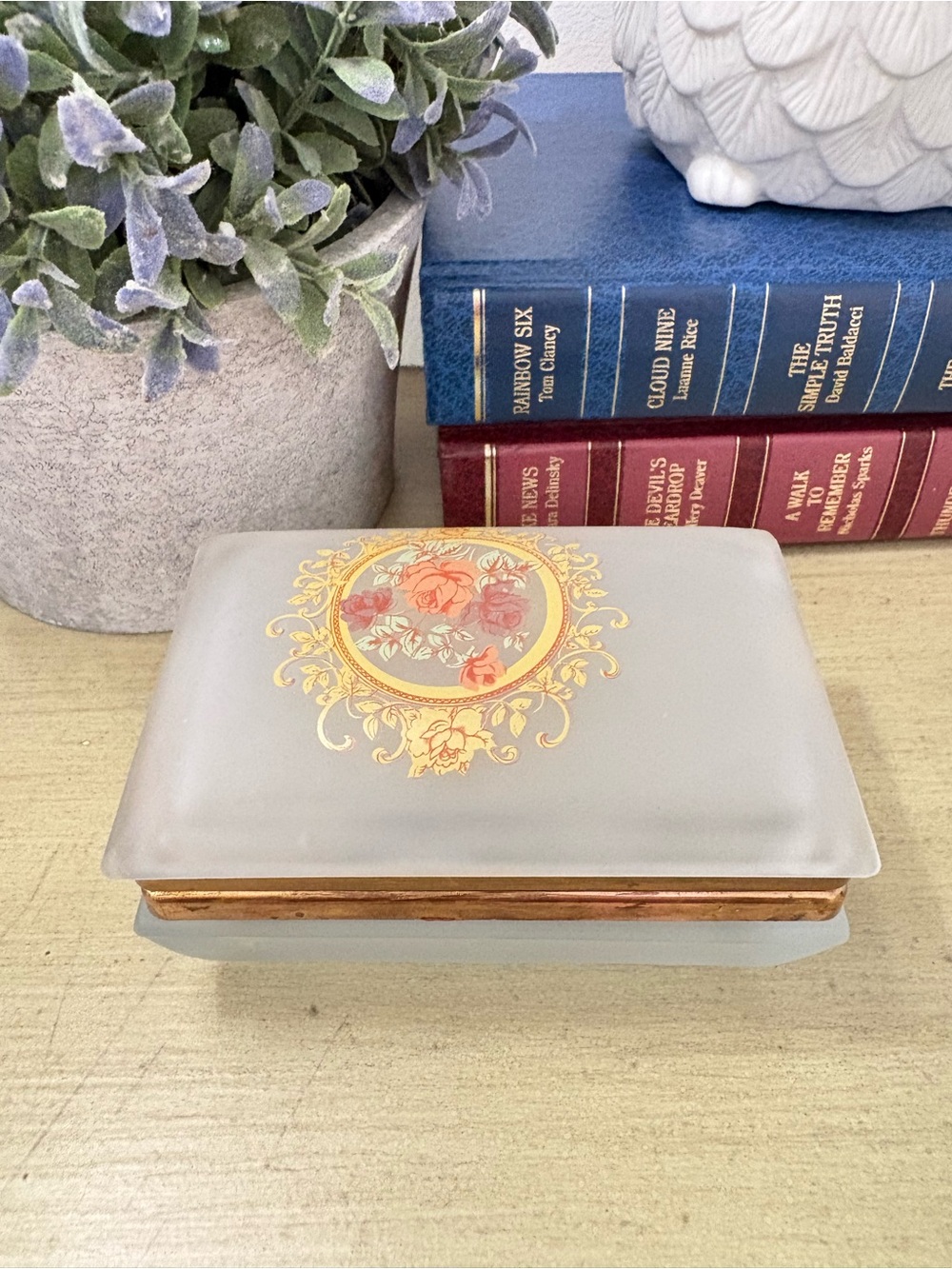 Vintage Frosted Glass Decorative Trinket Box Dresser Box with Floral Medallion
